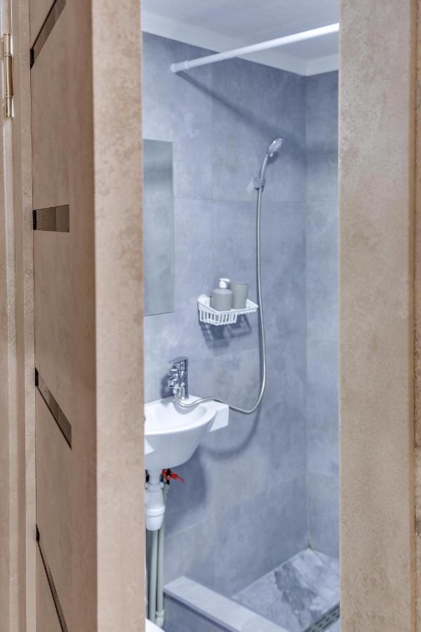 Yourhouse На Розыбакиева Утепова Недалеко От Меги Almaty Luaran gambar