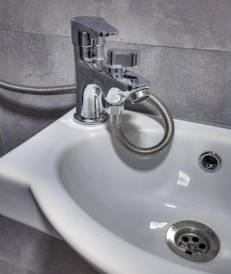 Yourhouse На Розыбакиева Утепова Недалеко От Меги Almaty Luaran gambar
